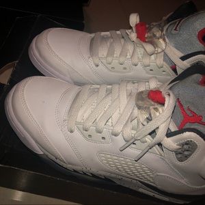 Jordan 5 (size 7y kids, 8.5 women)
